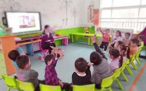 幼儿园中班下学期评语15篇